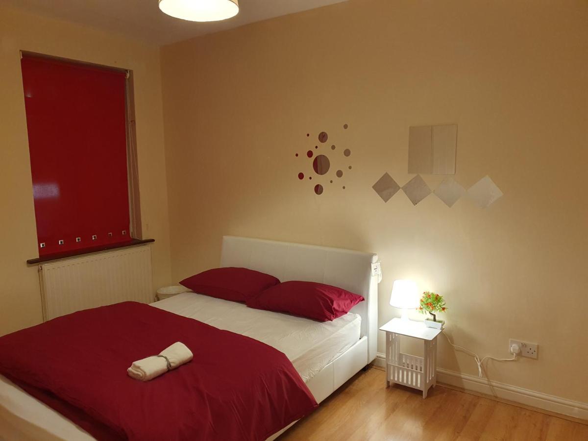 Amh Hotel - Greenford Station Northolt  Kültér fotó